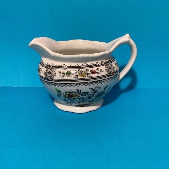 Antique Dorsey Pattern Creamer Made in England by Woods and Sons. - Picture 2 of 8